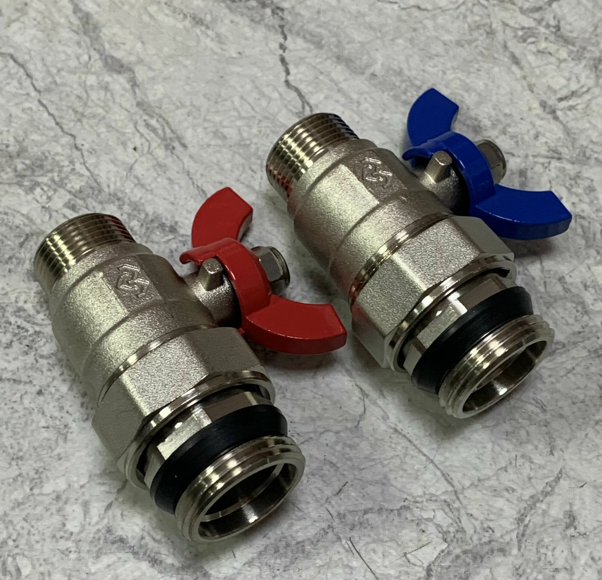 Клапан радиаторный VARMEGA 1/2" x 3/4"EK ручной, прямой с самоуплотняющимся полусгоном, VM10112 — фото 1